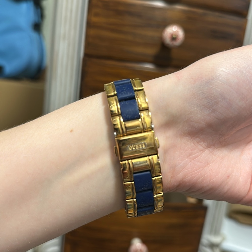 Guess Watch - Picture 2 of 3